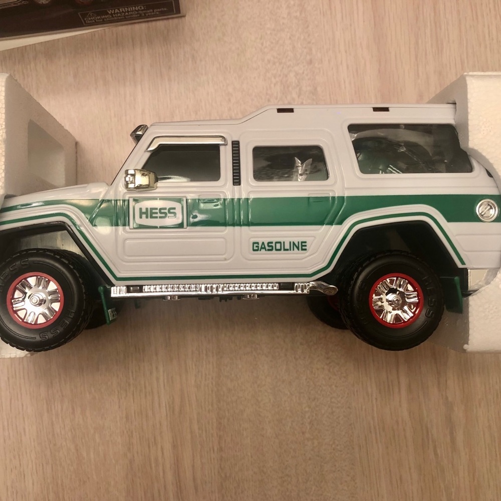 NEW 2004 HESS Sport Utility Vehicle & Motorcycles